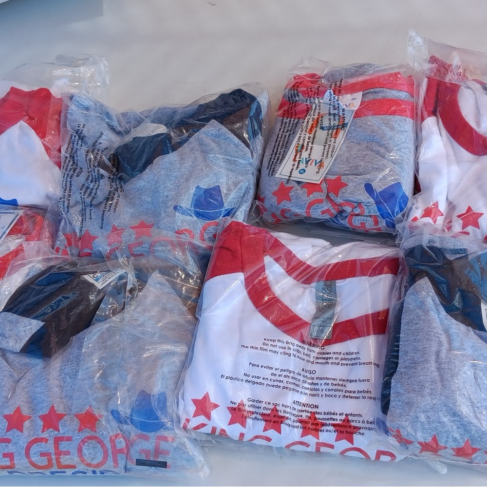8 Graphic T-Shirts xl, large and medium Christmas + George